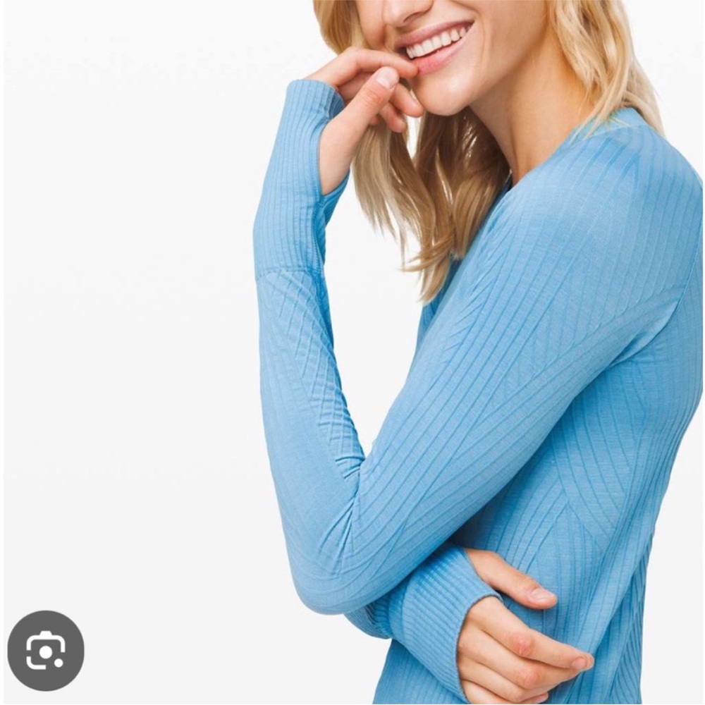 Lululemon blue Restless pullover long sleeve thumb holes sweat wicking 8